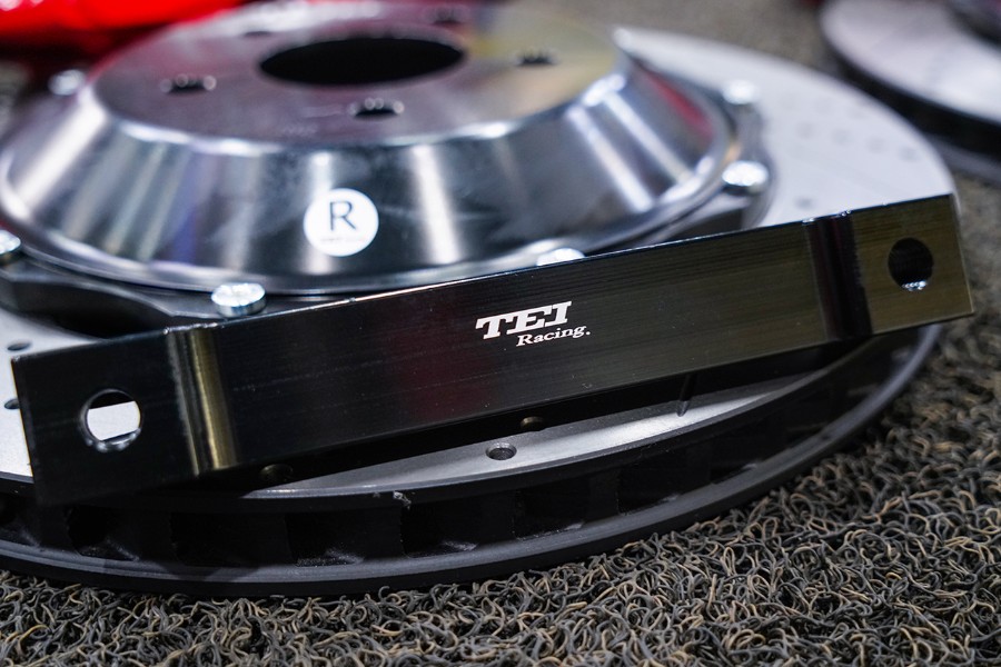 改装案例 英菲尼迪FX35改装TEI Racing S系列街道版高性能刹车卡钳