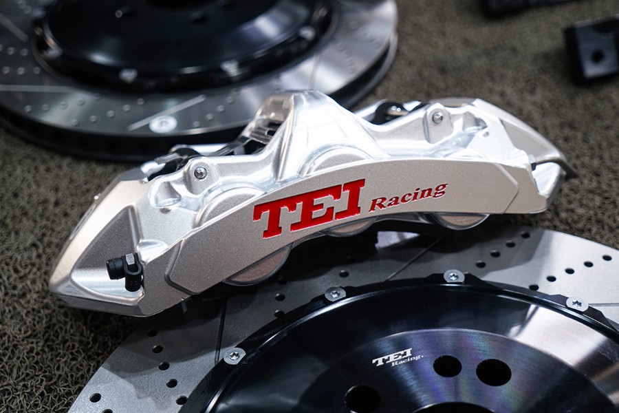 奔驰GLS升级刹车改装案例 升级TEI Racing S系列街道版高性能刹车卡钳套件